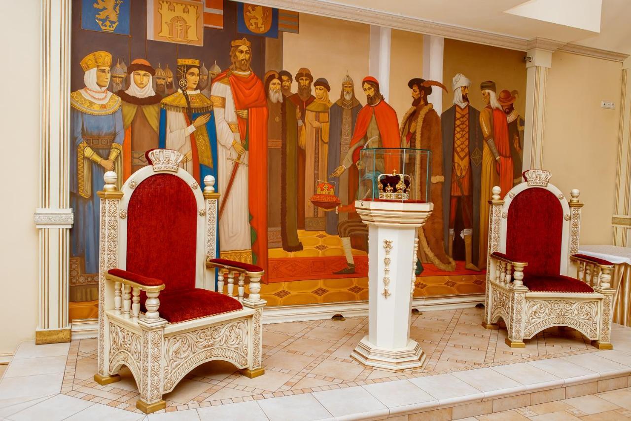 Галицька Корона Davidov エクステリア 写真
